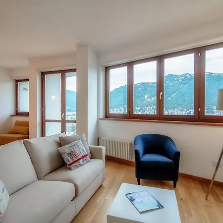 Bird's Eye View - By Myhomeincomo Apartman